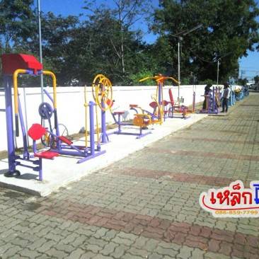 ติดตั้งเครื่องออกกำลังกายกลางแจ้ง อาจสามารถ