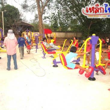 ติดตั้งเครื่องออกกำลังกายกลางแจ้ง จังหวัดเลย